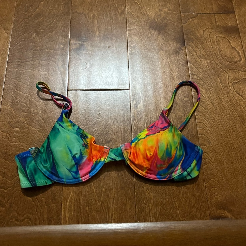 Pretty little thing bikini top